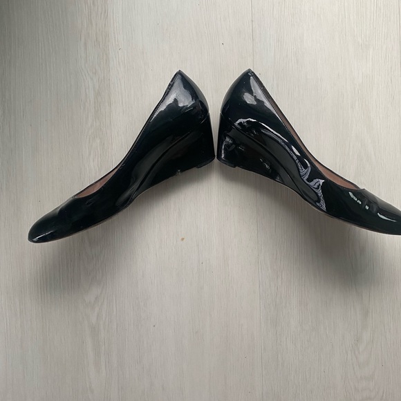 Black Ferragamo Patent Wedges Size 7.5 - Picture 2 of 4